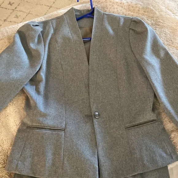 ❤️Skirt Suit! Jacket & Skirt Gray! Size 7 - Picture 3 of 13